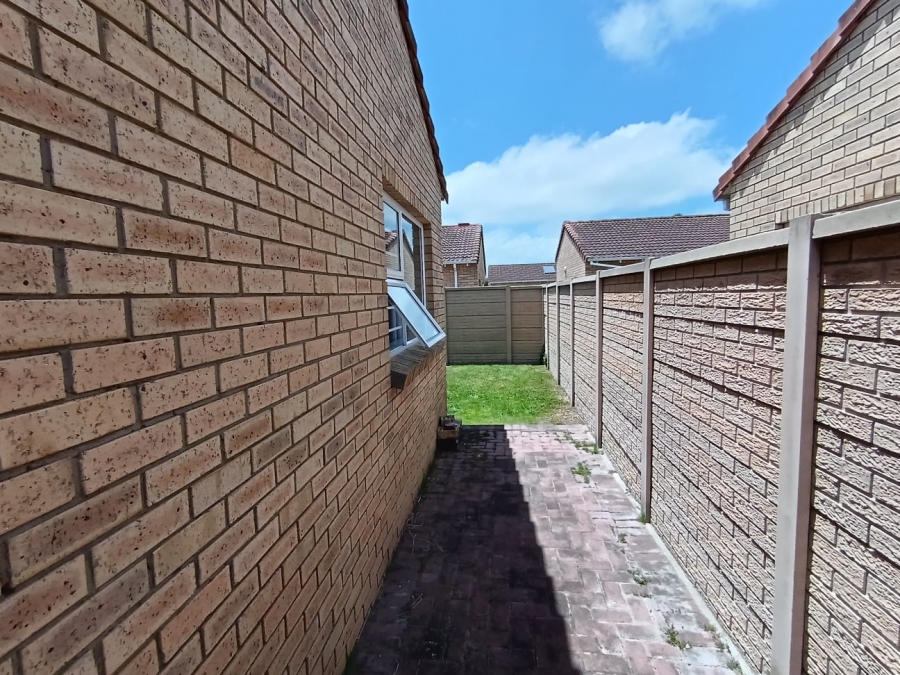 2 Bedroom Property for Sale in Parsonsvlei Eastern Cape